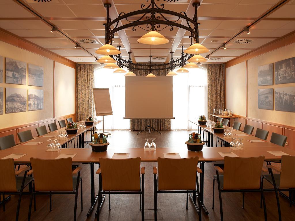 Landzeit Restaurant Voralpenkreuz Hotell Sattledt Eksteriør bilde